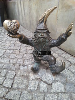 ONAzNIM80