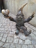 ONAzNIM80