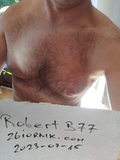 RobertB77
