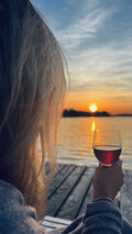 drop_of_red_wine