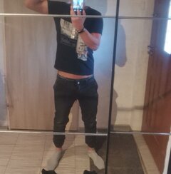 23hot23