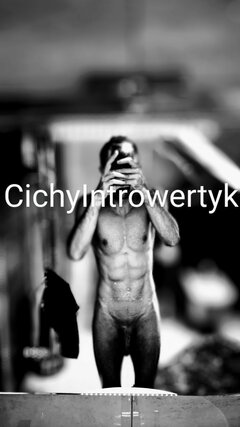 CichyIntrowertyk