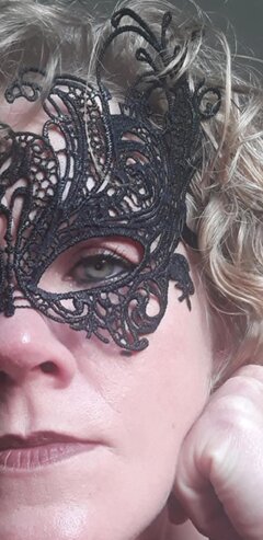DominatrixPara