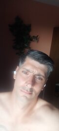 Wysoki_brunet89_