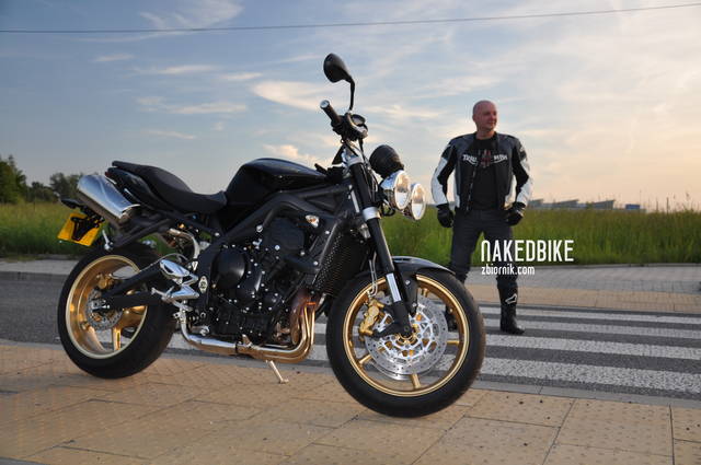 Triumph street R w słońcu.. - Nakedbike