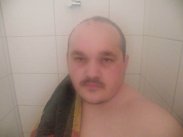 :):) - Freddie76