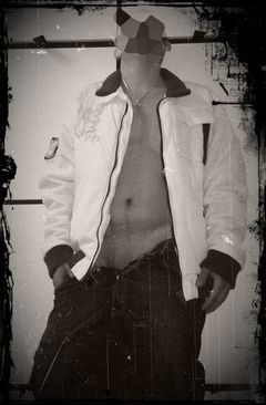 Black & White 19