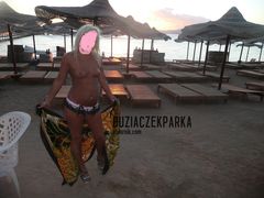 zastałam pustą plażę