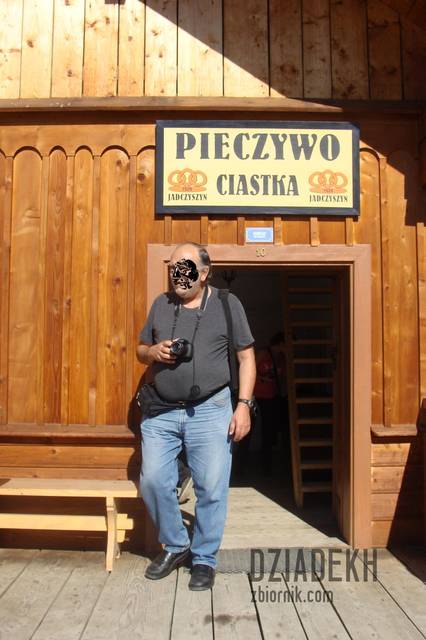 Działający sklep z pieczywem w skansenie - dziadekh