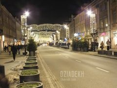 Nowy Świat wieczorem