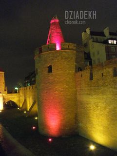 Iluminacja miejskich murów