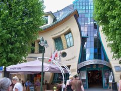 krzywy domek