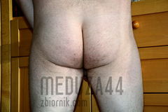 od tyłu