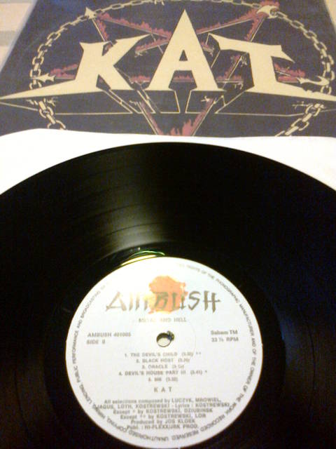 KAT ON VINYL - Torth