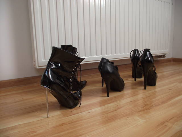 DSCF3533.JPG - heelstgirl