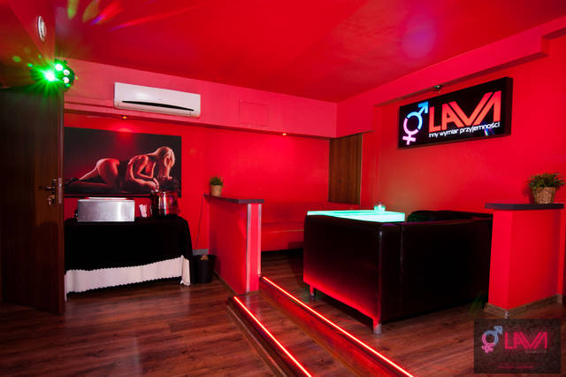 Przy drinku można usiąść, porozmawiać, poznać się!  - LavaClub