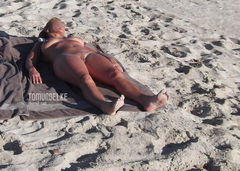 sunbathing and pussy showing