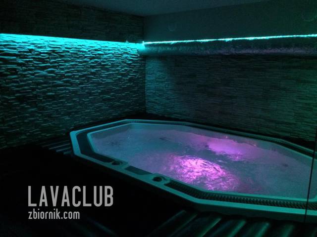 może relaksik w jacuzzi?  - LavaClub