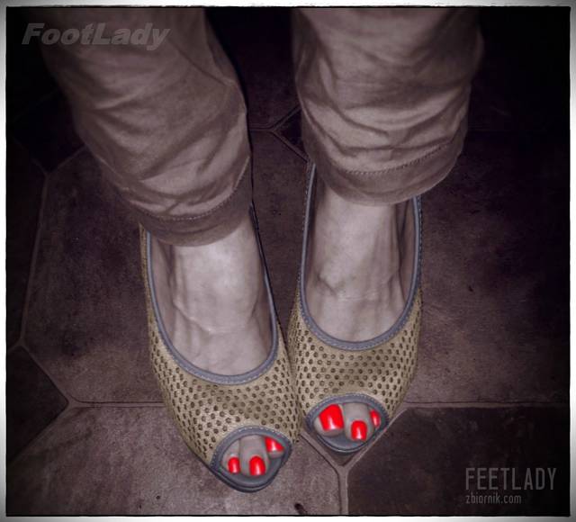 Art#49 - FeetLady
