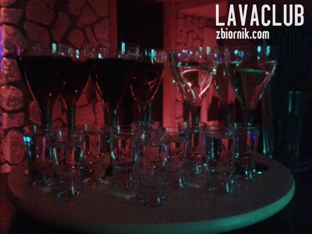 Dziś na powitanie czeka na Was Ouzo, białe i czerwone wino!  - LavaClub