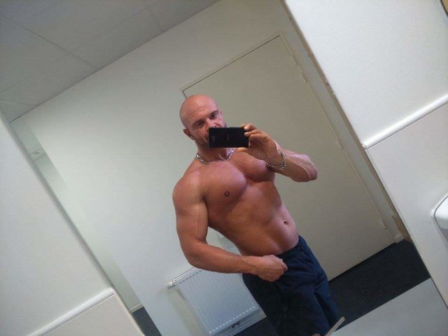 Robert773693