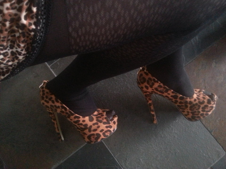 Ups, i borrowed my GF's new shoes :-) - MartinkaCross