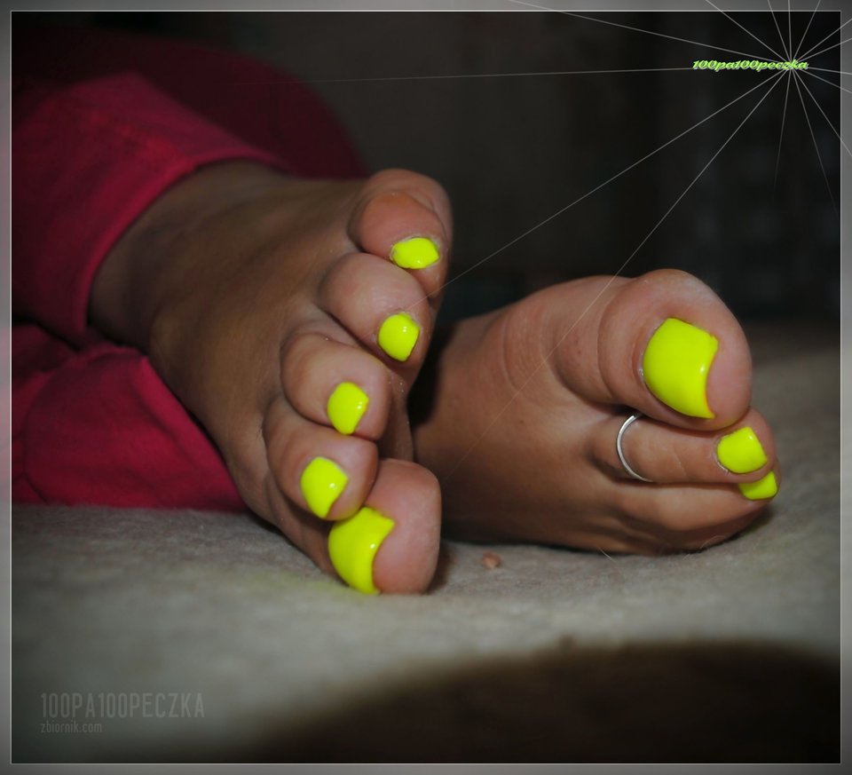 Neon Yellow #39 - 100pa100peczka