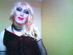 Trans-Suka modelką do foto z Kutasem w ustach🧡💋🧡