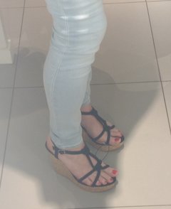 H & M
