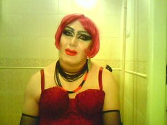 Kocham być uległą kobietą bo jestem męską Suką-trans.💋
