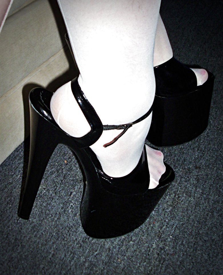 949_1000.jpg - lilyheels