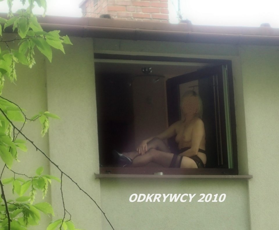 Panienka z okienka :) - Odkrywcy2010
