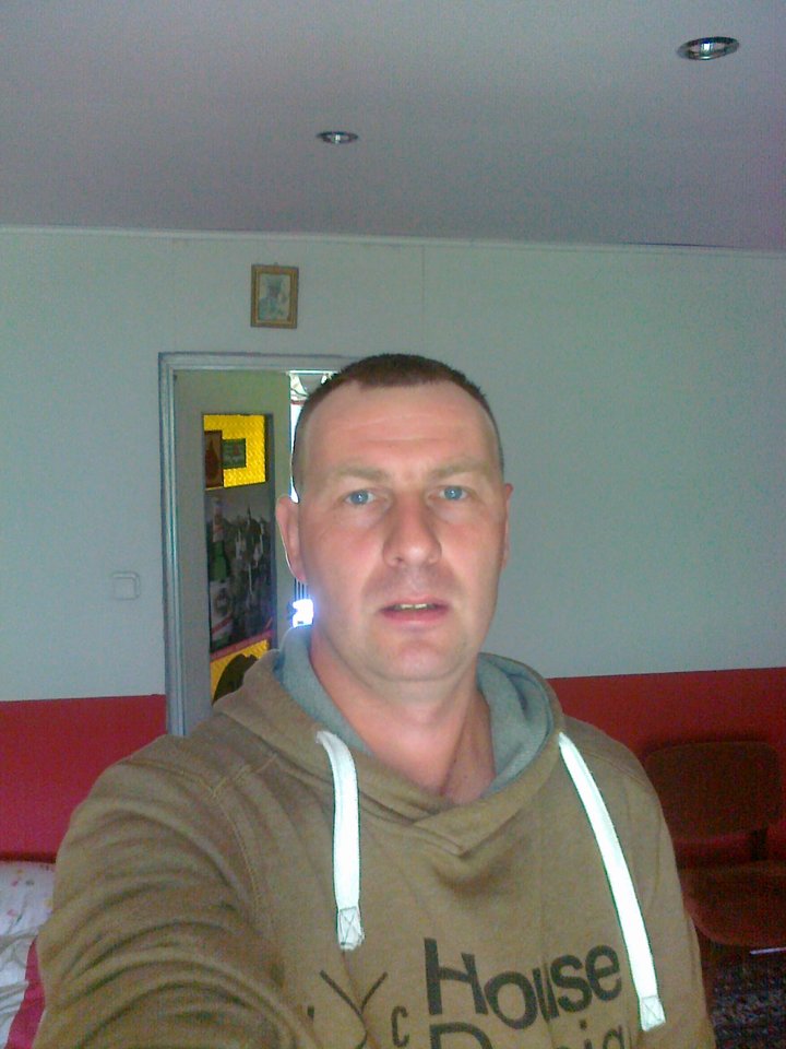 001.jpg - holywood
