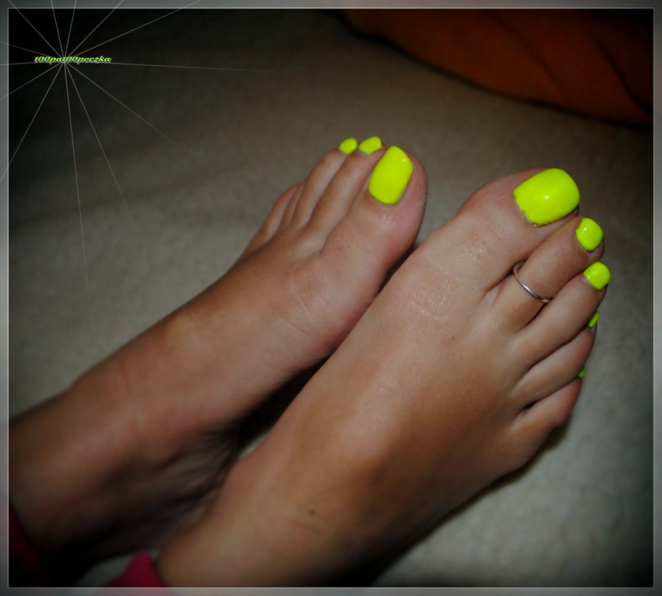 Neon Yellow #54 - 100pa100peczka