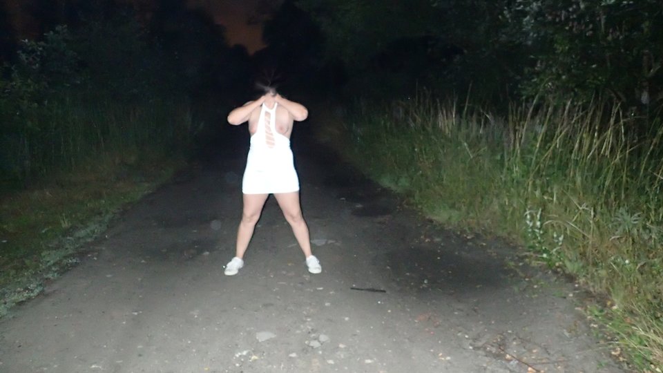 84.JPG - niezdecydowana