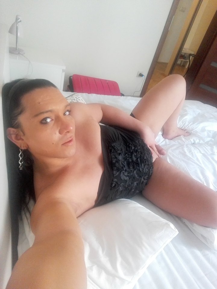 1528646207435-2423770.jpg - ShemaleKittyCat
