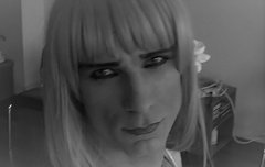 Lucy Blond Sucz 16.jpg