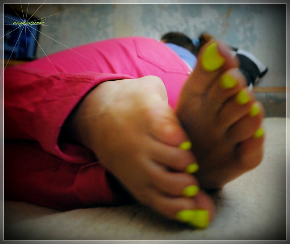 Neon Yellow #67 - 100pa100peczka