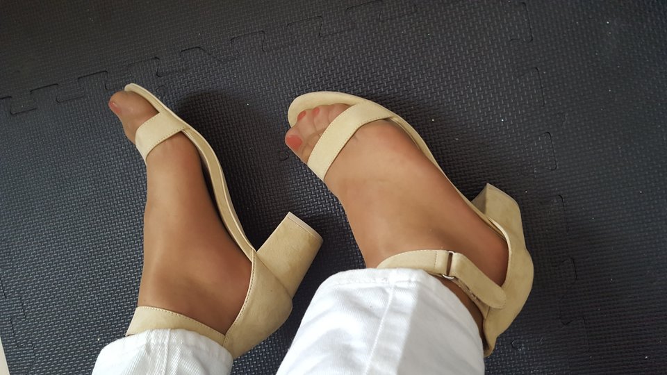 20180709_180458.jpg - Pantyhose1122