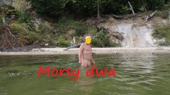 W morzu i nad morzem.