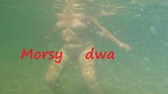 Pod wodą.