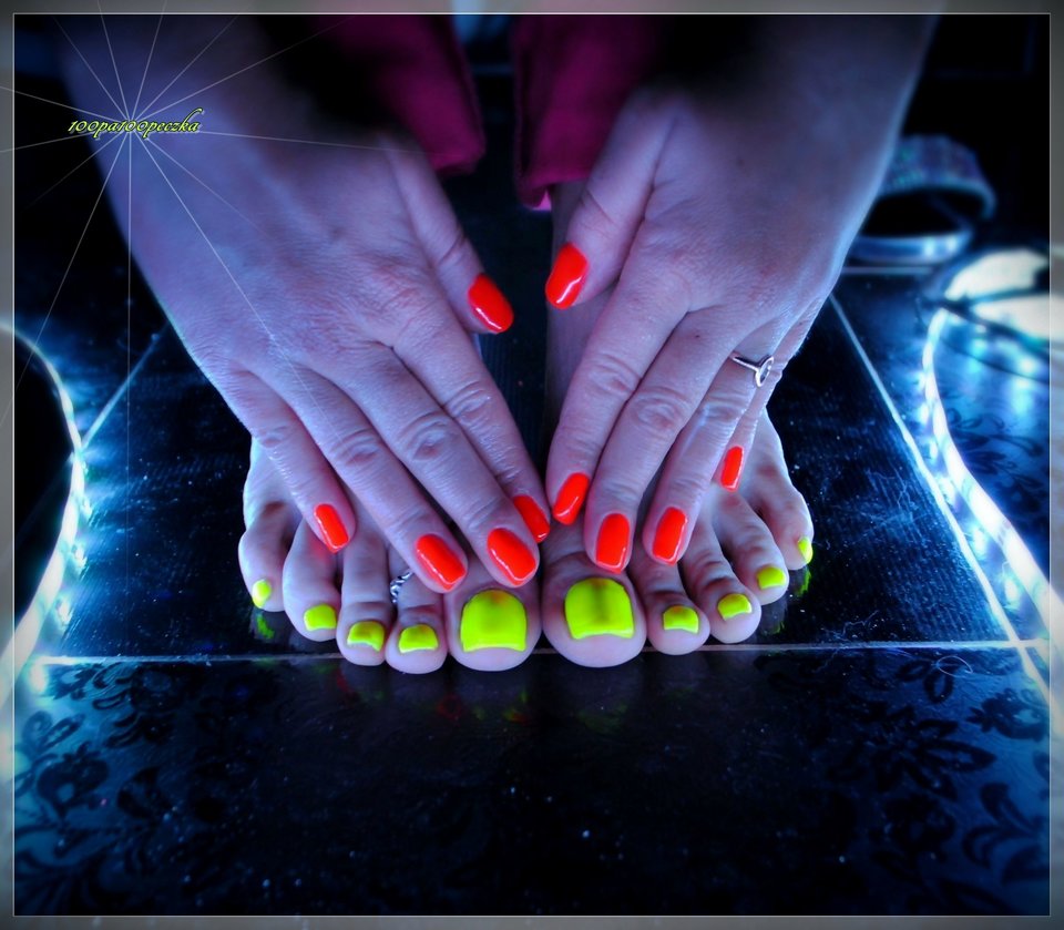 Neon Yellow #79 - 100pa100peczka