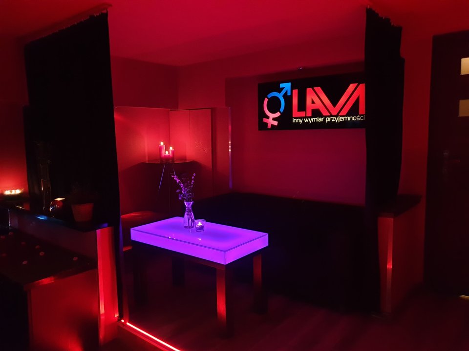 małe zmiany w strefie barowej :) - LavaClub