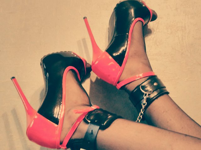 heelsfeet