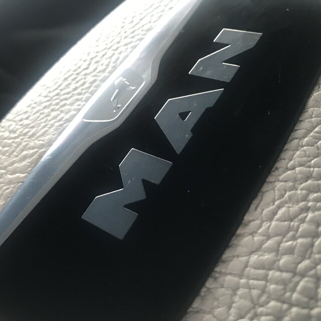 Man400800