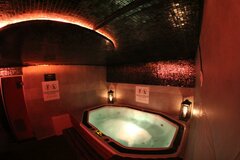 Jacuzzi w Clubie LaVa