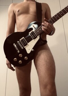 z gitarą
