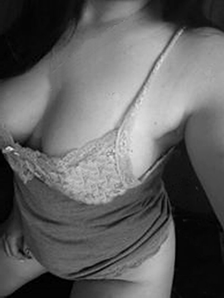 po kąpieli w koszulce nocnej ;* - seksualni8887