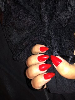 Red nails