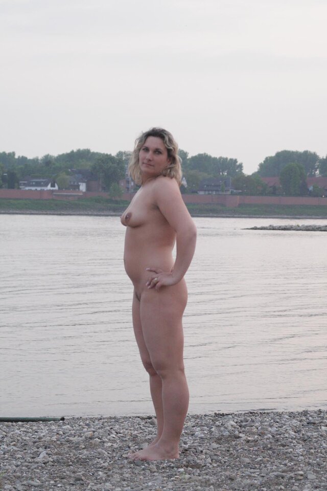 image00006.jpg - nakedgirl